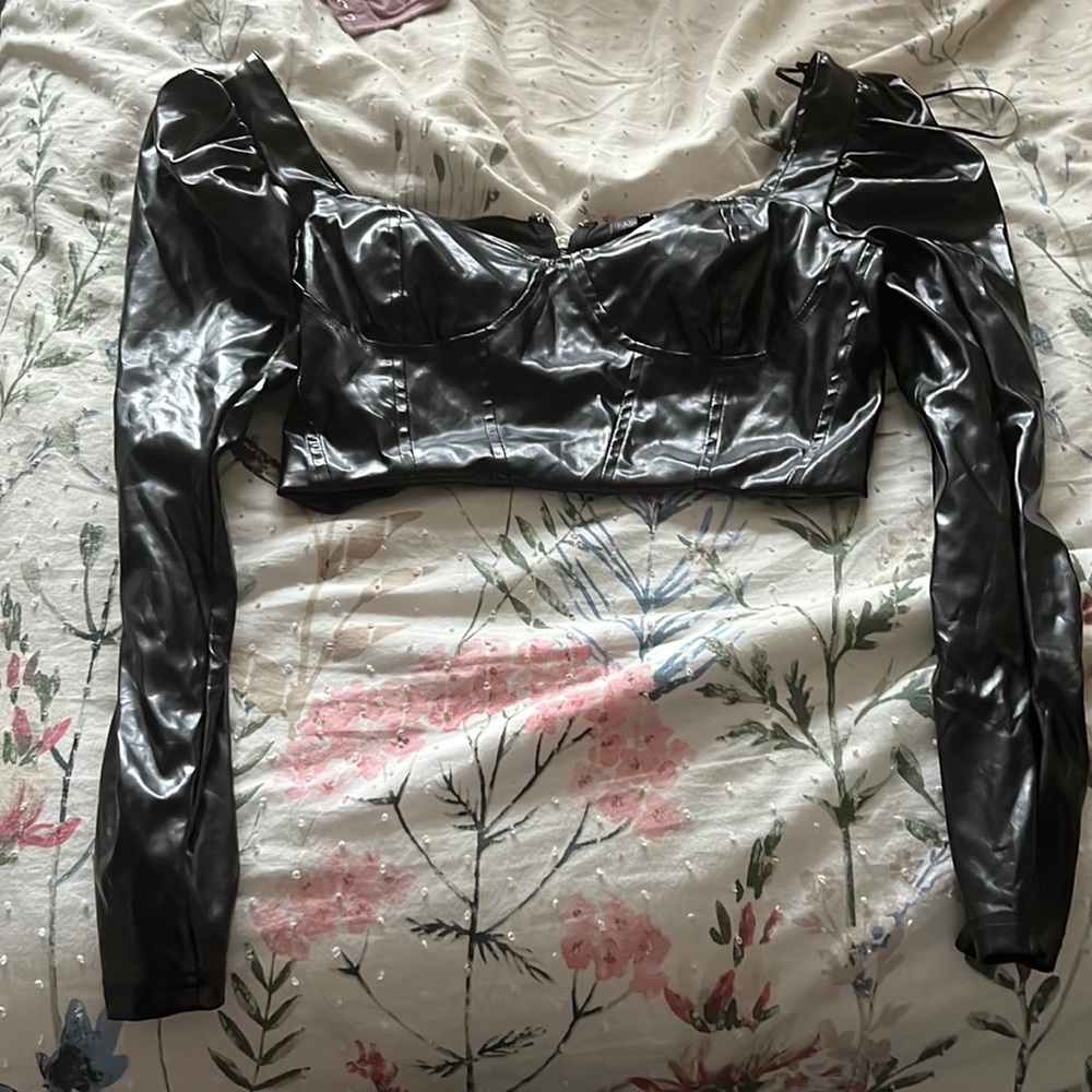 Fashion nova leather crop top